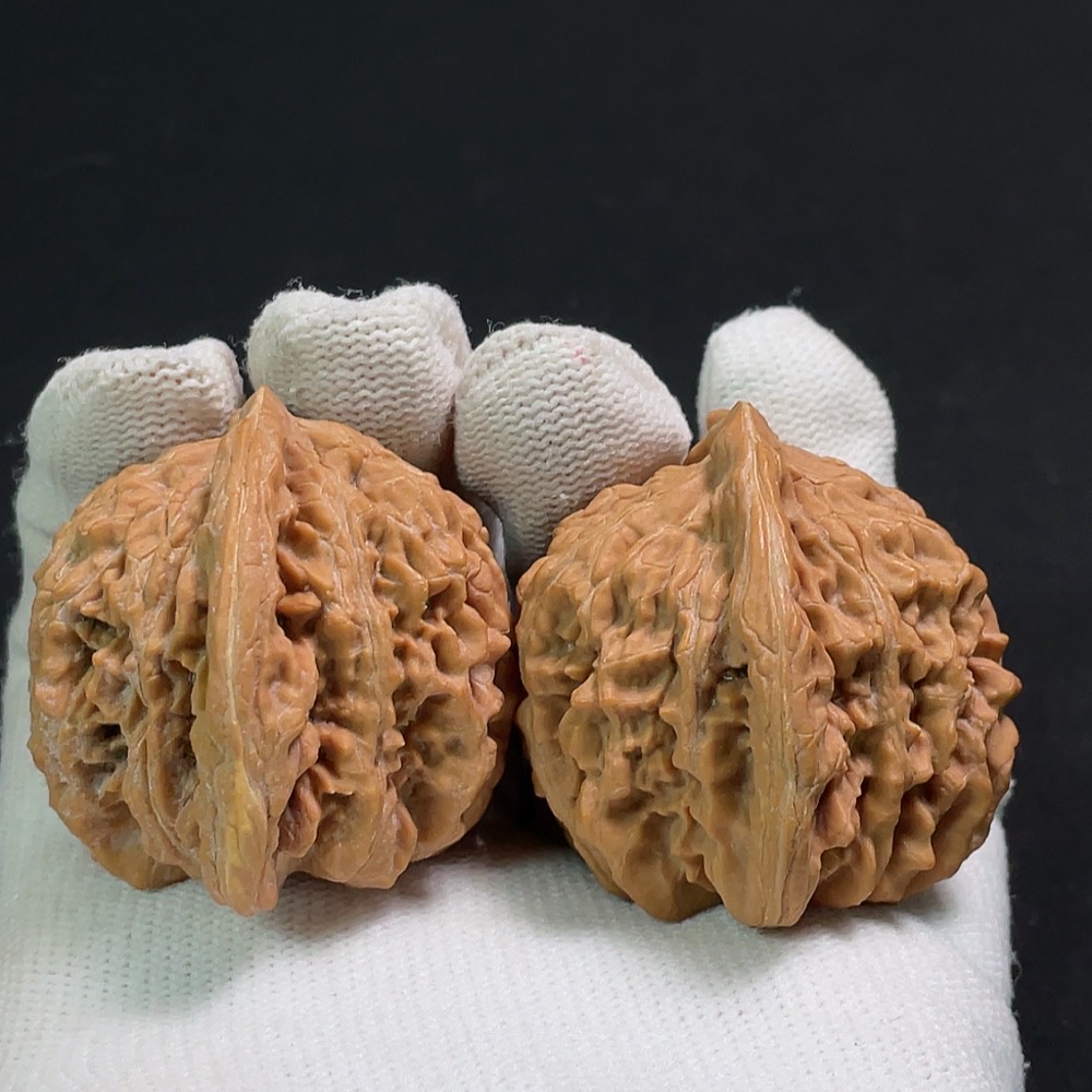 W29382528 Four Towers Building Walnut, Total Weight Approx. 41.05g