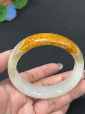 H43141500 和田玉正圈手镯 圈口57.5 货品总重约63.3g 皮色成因未定