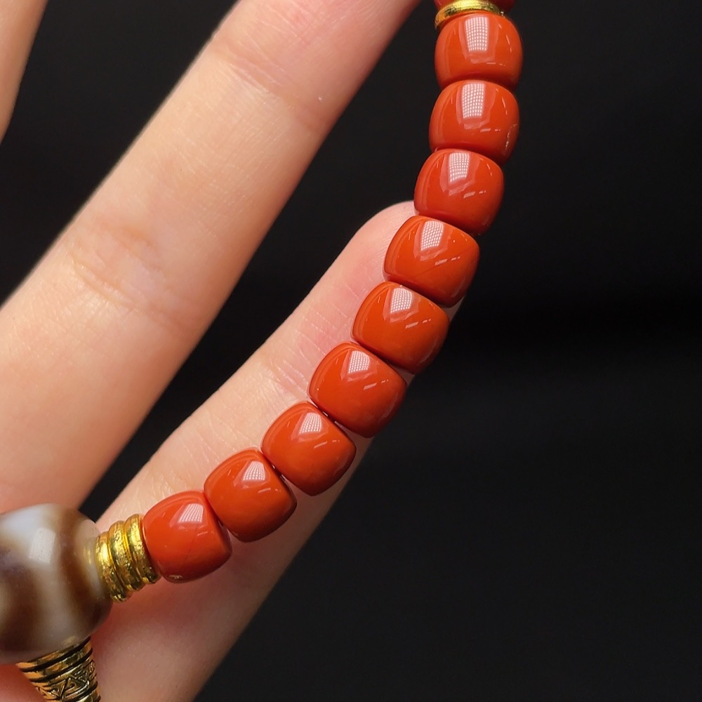 C33937063 South Red Agate Bead Strand with Visible Organic Matter, Non-Natural Accent Stones, Non-Gold, Total Weight Approx. 34.3g, Size About 7.7mm