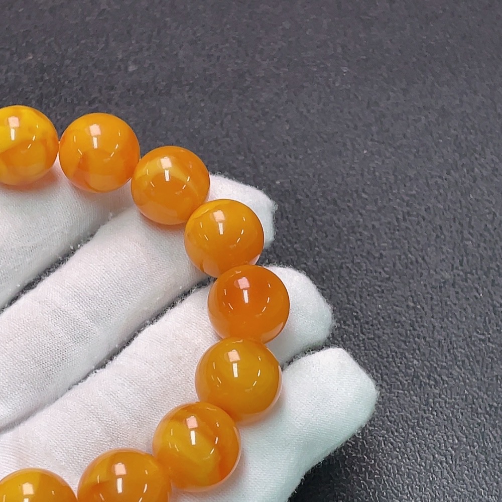 C34950790 Amber Beeswax Bracelet Color Origin Undetermined Total Weight Approx. 25.7g Size About 13.9mm