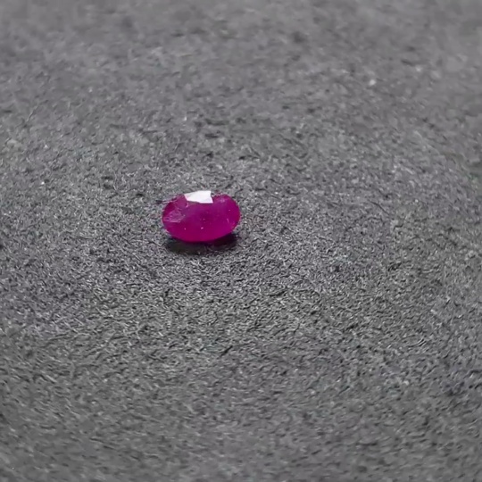 C31665105 Ruby Rough Stone Total Weight Approx. 0.645 Carat