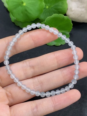 F40773430 翡翠手串 货品总重量约5.1克 卡4mm左右