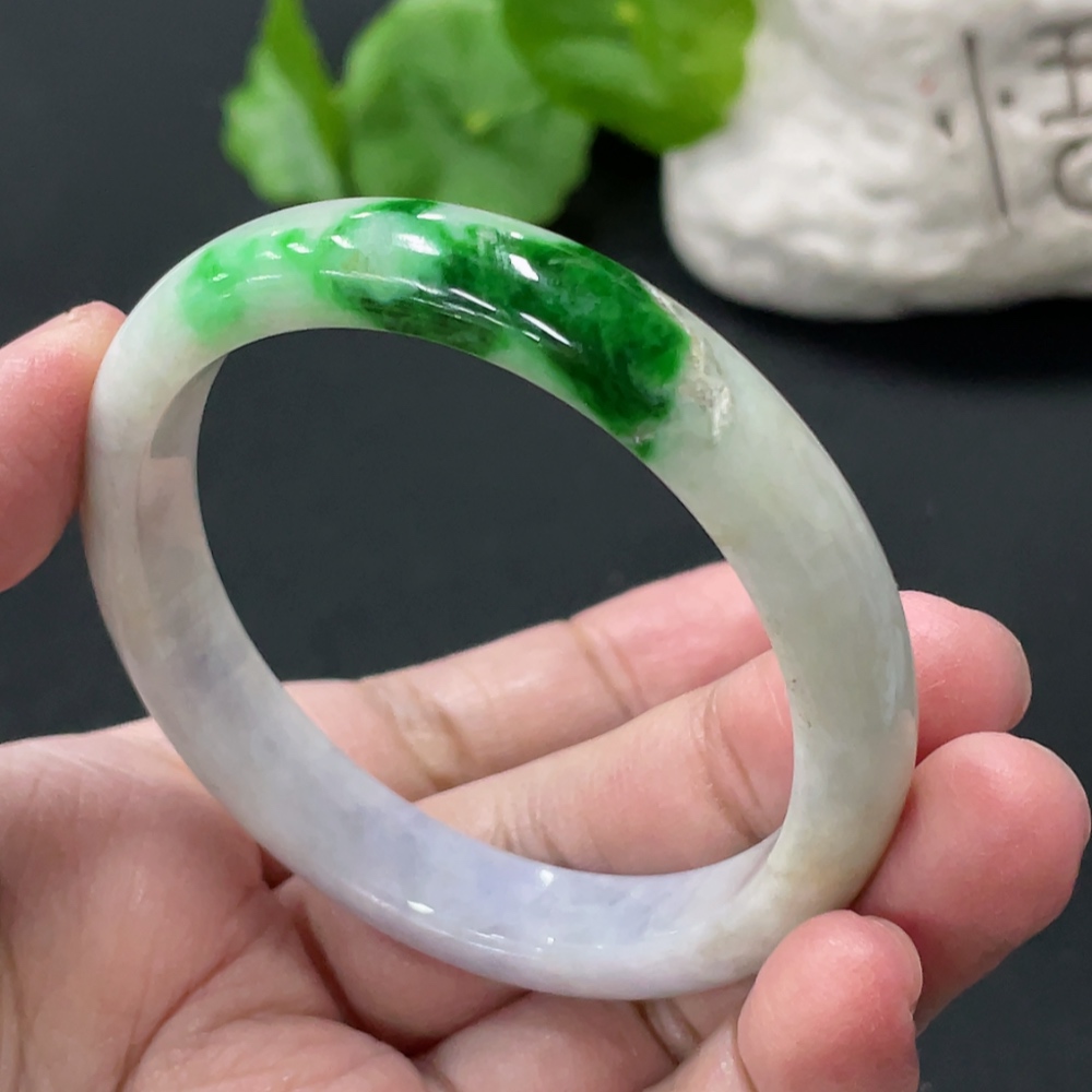 F35109683 Jadeite Round Bangle Total Weight about 32.7g Size 51