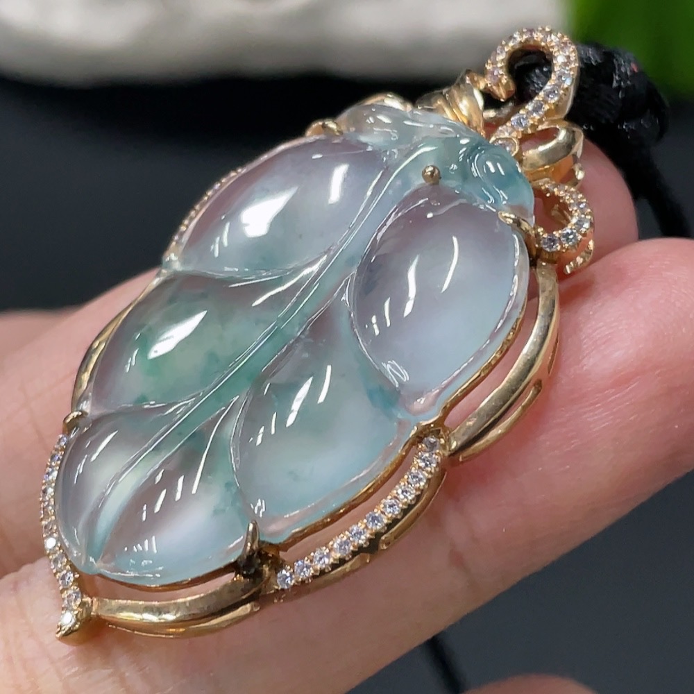 F28229329 Jadeite Leaf Inlay Pendant Main Inlay Au Approx. 73% Non-Diamond Total Weight Approx. 10.1g