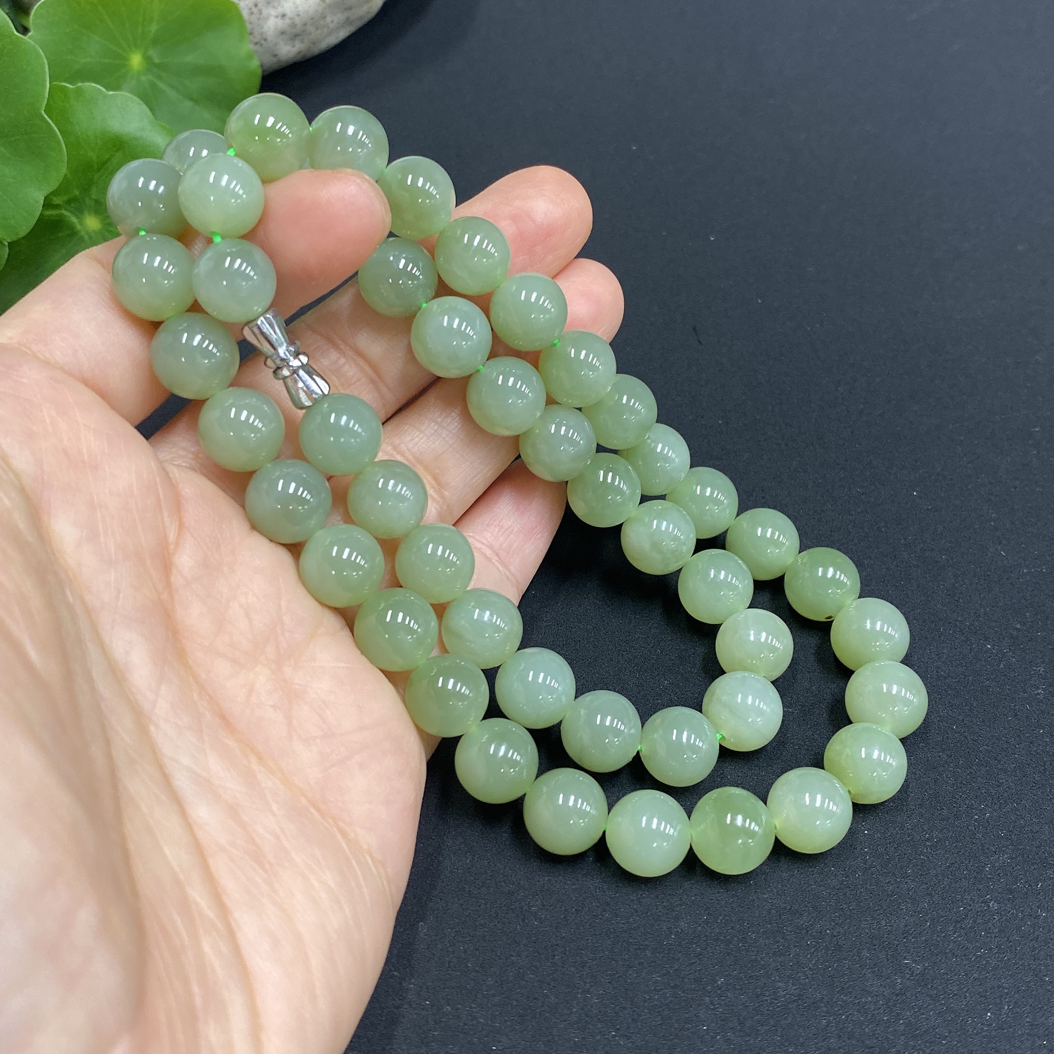 H32770550 Hetian Jade Bead Necklace, Approx. 9.1mm, Total Weight Approx. 64.1g