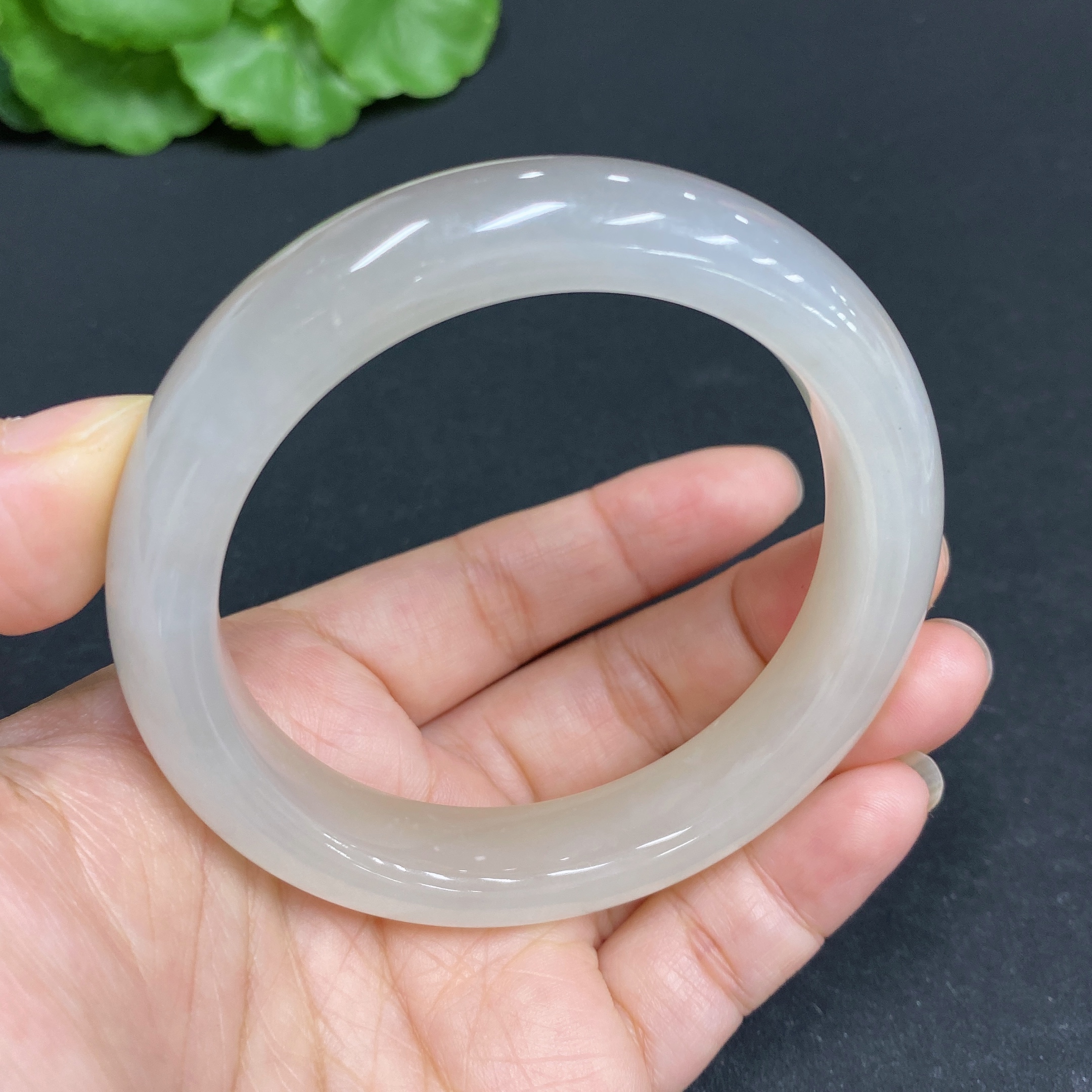 H33878908 Hetian Jade Round Bracelet Size 56.3 Total Weight Approx. 57.1g