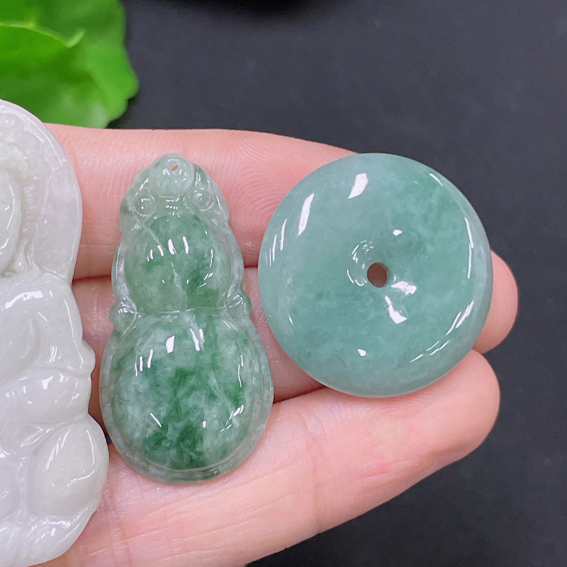 F33893615 Jadeite Pendant Guanyin Gourd Peace Buckle