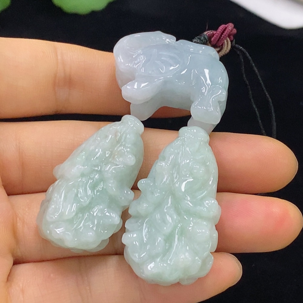 F34948625 Jadeite Pendant Sell as a Lot