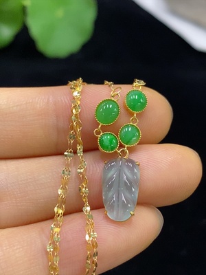 F34024123 Jadeite Leaf Inlay Pendant 18K Gold Total Weight Including Chain Approx. 1.4g