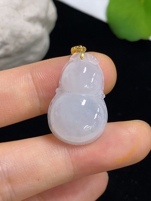 F42977485 翡翠葫芦挂件 18k 货品总重约3.43克