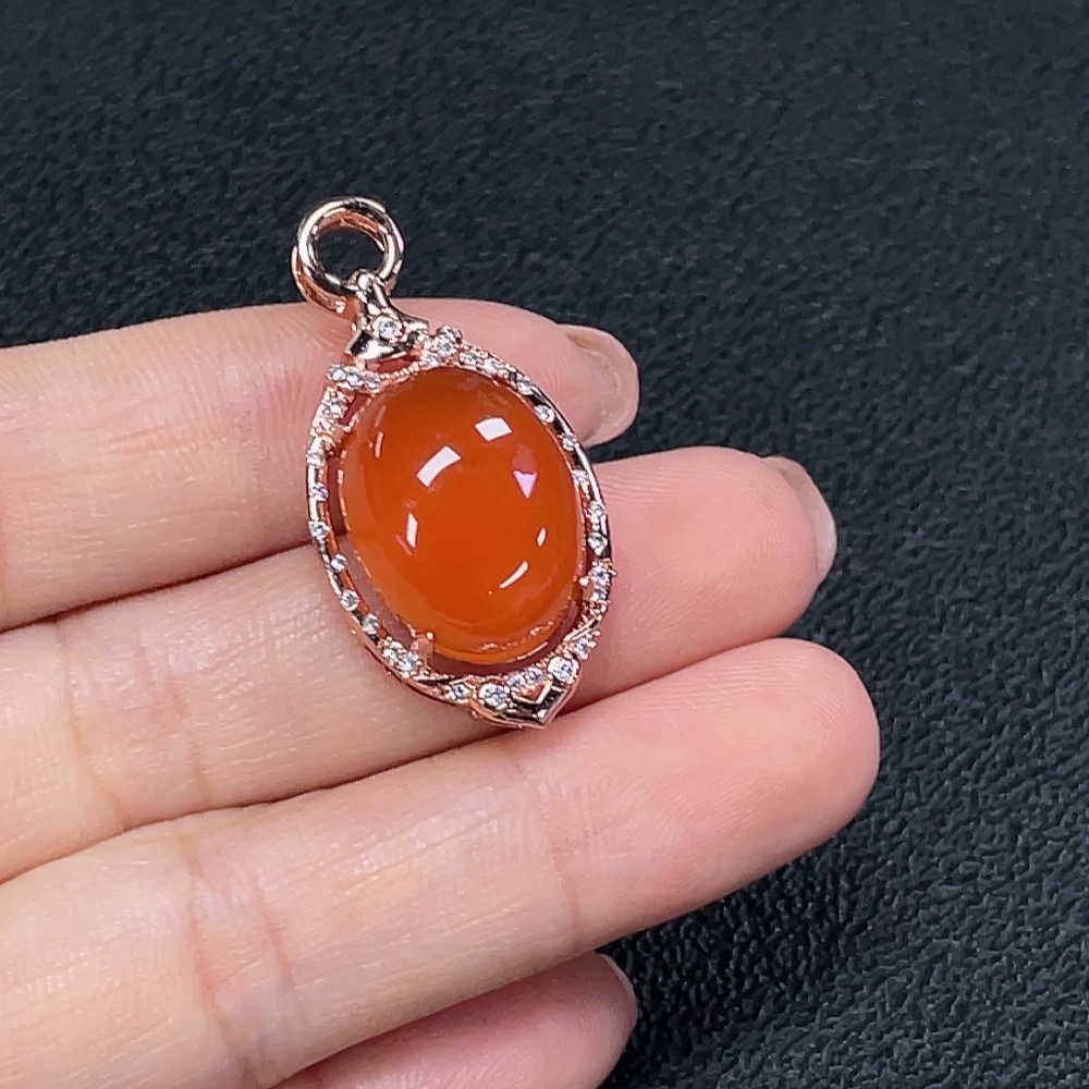 C32718630 Red Agate Pendant Non-Gold Total Weight Approx. 5.94g