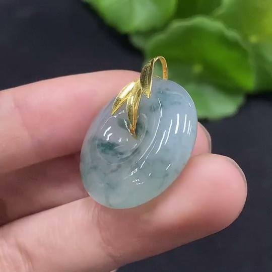 F34027918 Jadeite Peace Knot Pendant with 75% Gold, Total Weight Approx. 8.2g