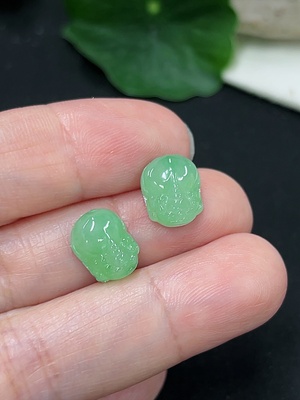 F41942839 翡翠貔貅镶嵌件一手走 货品总重约1.5克