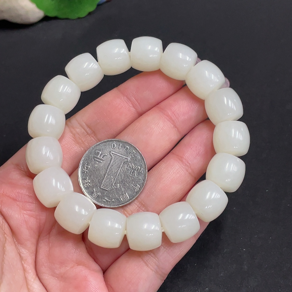 H34957046 Hetian Jade Bracelet Approx. 12.9mm Total Weight Approx. 63.9g