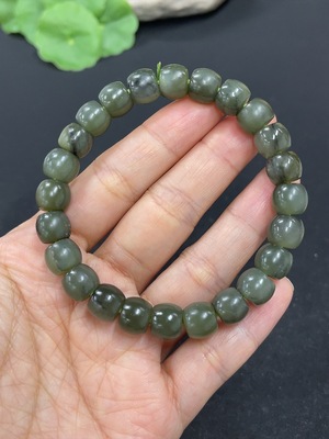 H42953617 和田玉手串 卡8.7mm左右 货品总重约27.4g