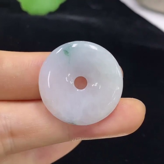 F31650129 Jadeite Peace Knot Pendant, Total Weight Approx. 5.43g