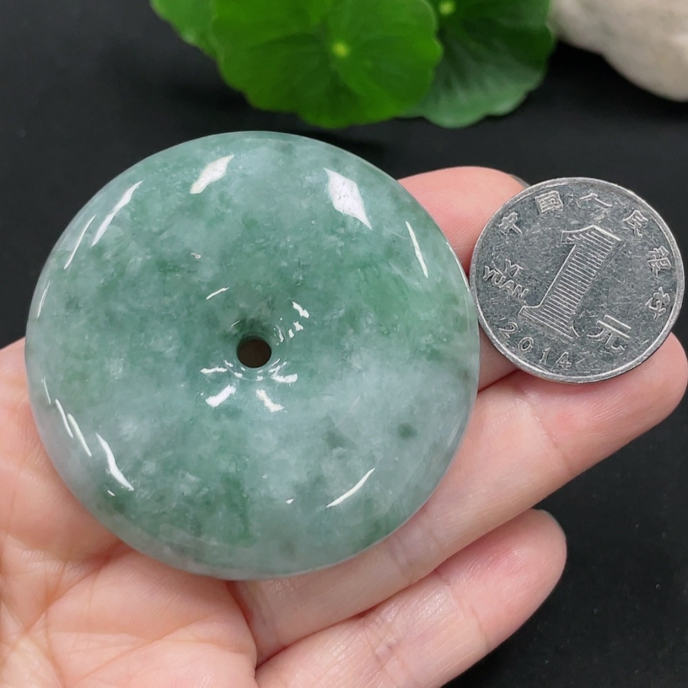 F30548165 JadeitePeace Knot Pendant