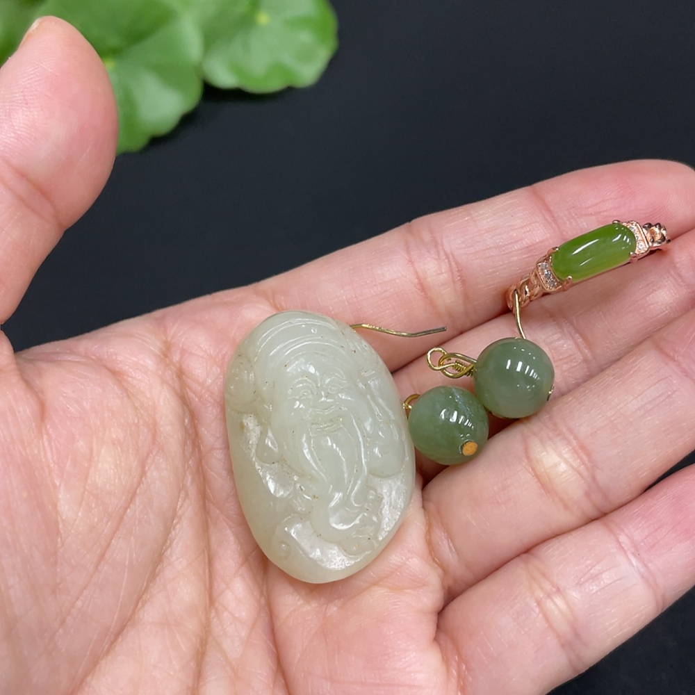 H34052795 Hetian Jade Pendant    God of Wealth    Adjustable Ring    Earrings    Non-Gold Inlaid    Total Weight Approx. 19.6g