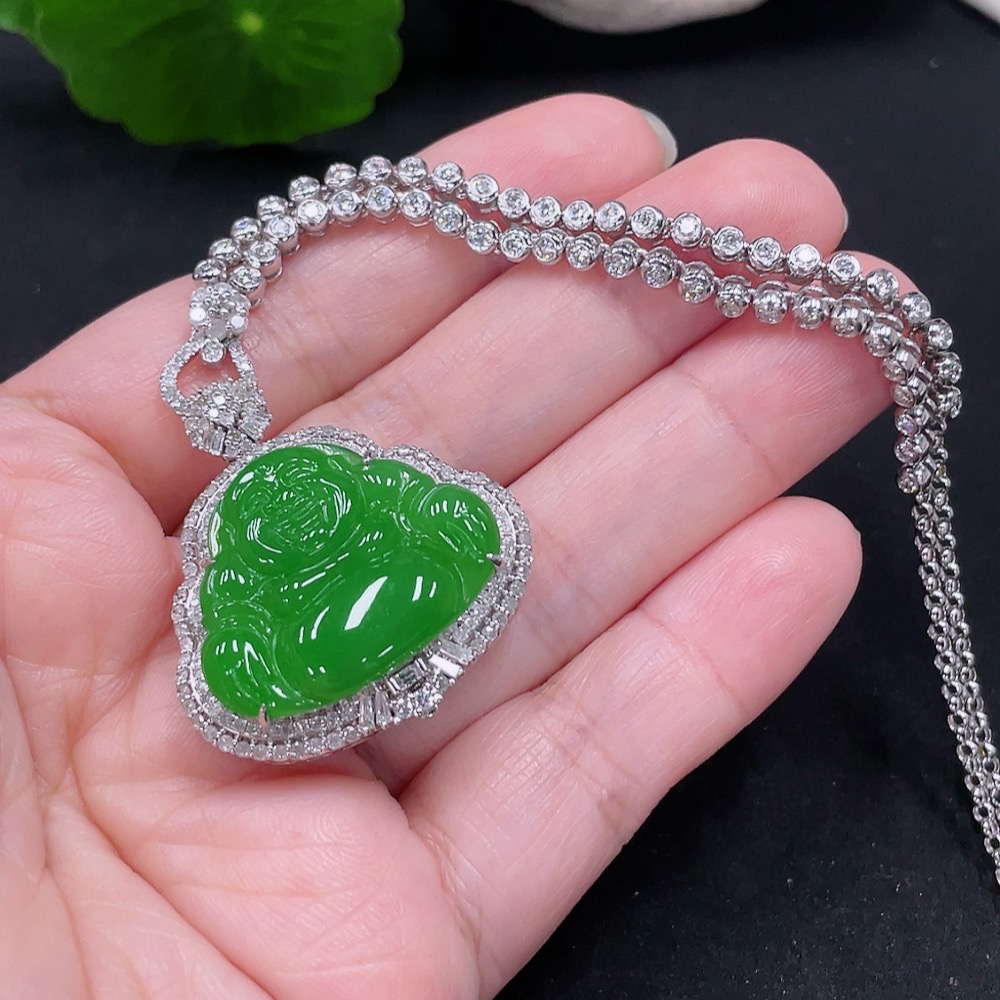 F30453075 Jadeite Buddha Inlaid Pendant 18K Gold Total Weight Approx. 21.6g (Including Chain)