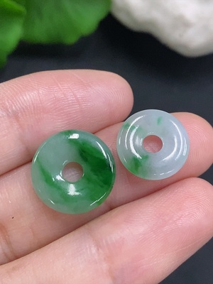 F35106035 Jadeite Peace Buckle Sell as a Lot