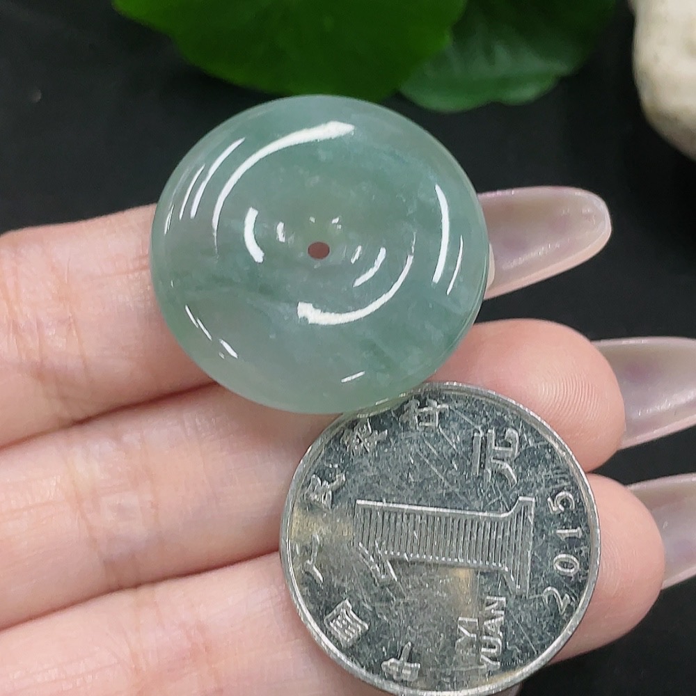 F35082221 Jadeite Peace Knot Pendant Total Weight About 9.6g