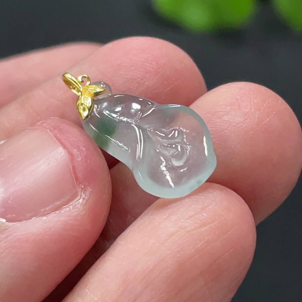 F32768552 Jadeite Magnolia Pendant with 18K Gold Bail, Total Weight Approx. 0.78g