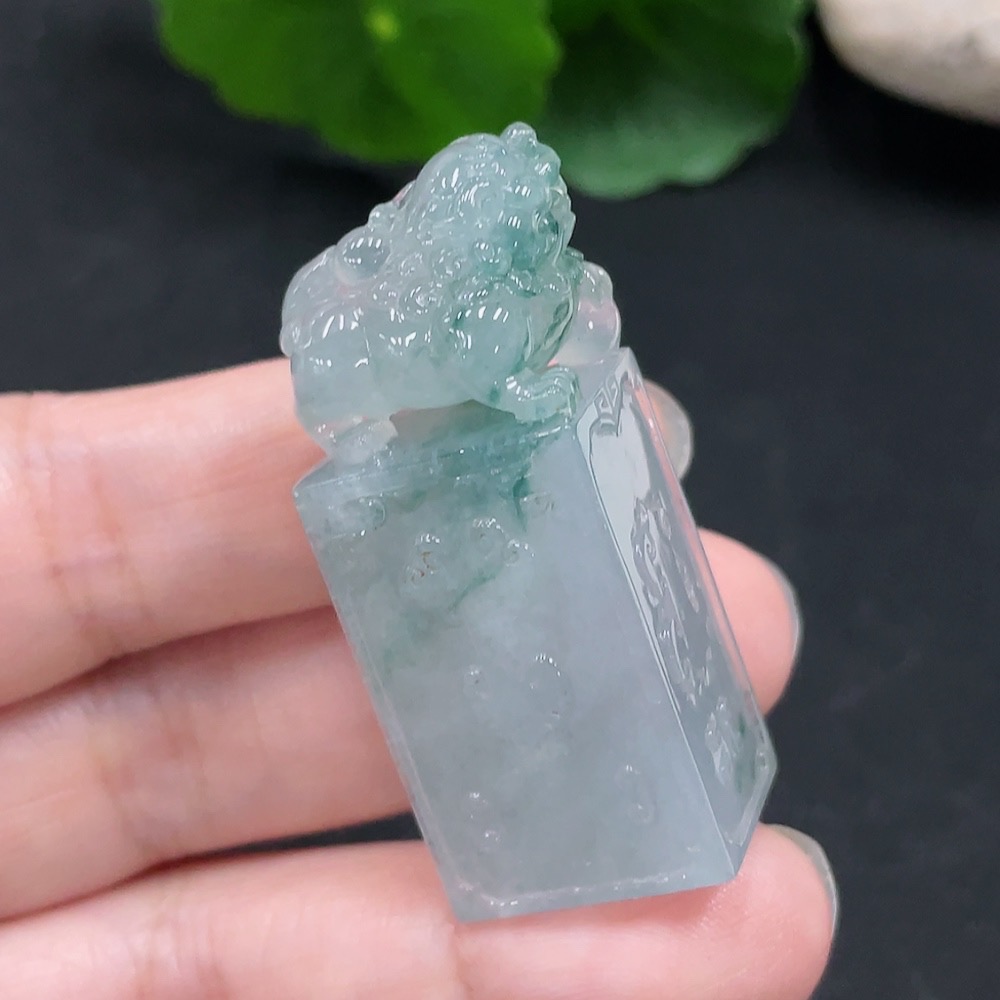 F31627100 Jadeite Pi Xiu Seal Total Weight about 27g