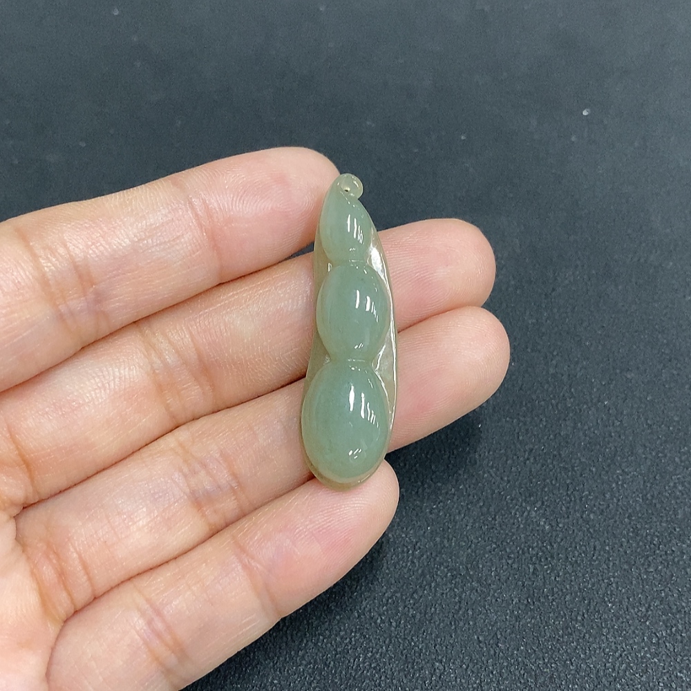 F06230821 Jadeite Fú Dòu Pendant