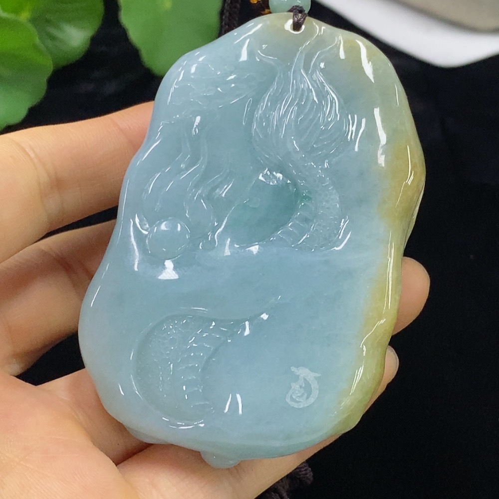 F34948973 Jadeite Dragon Pendant Total Weight Approx. 148.71g (Including Rope Weight) Yellow Part Color Origin Undetermined