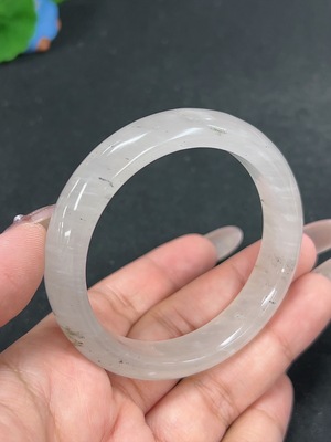 H41923499 非洲翠(独龙玉)正圈手镯 圈口53.9 货品总重约41.2g