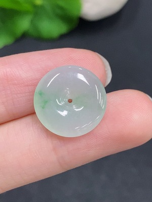 F33941429 Jadeite Peace Knot, Total Weight Approx. 1.5g