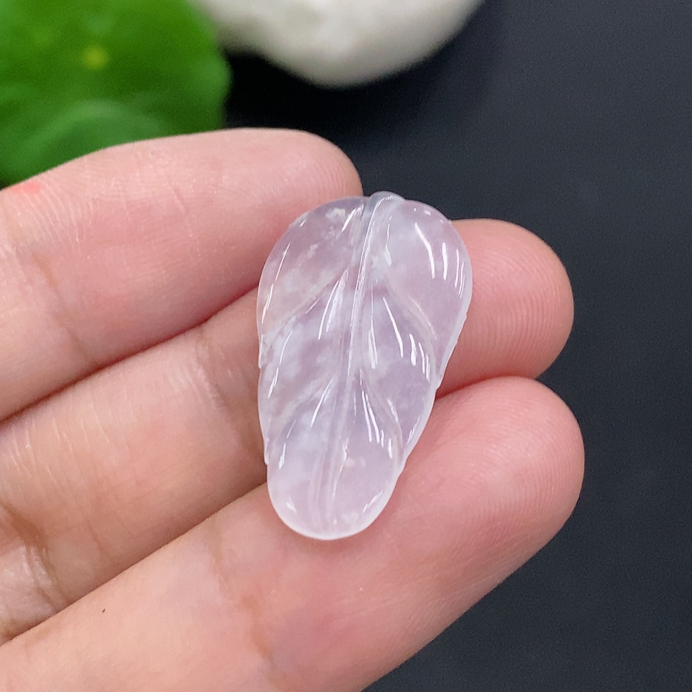 F33856965 Jadeite leaf inlay piece with a total weight of approximately 1.5 grams