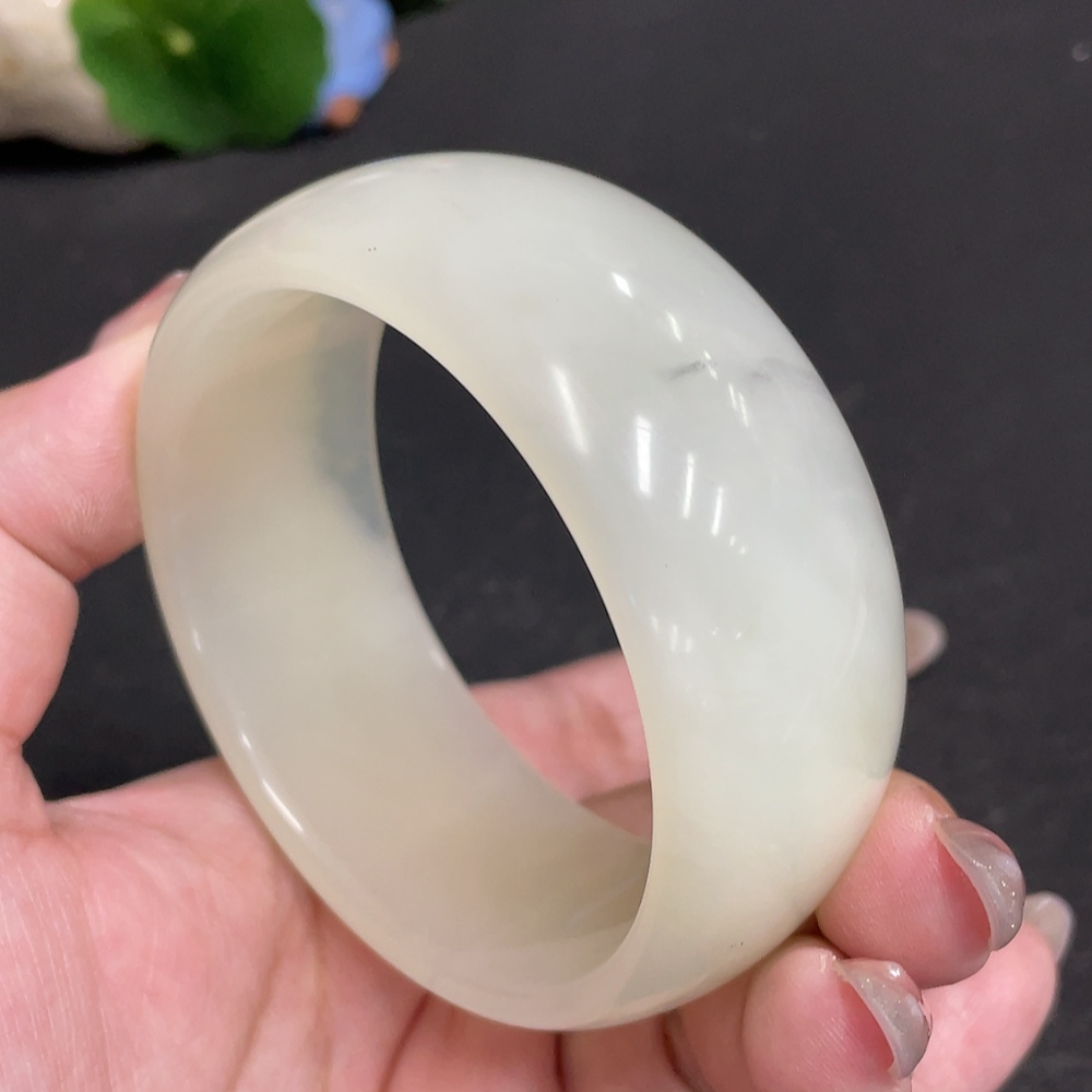 H30502600 Xiuyu (Serpentine Jade) Round Bracelet Size 60.8 Total Weight Approx. 81.6g