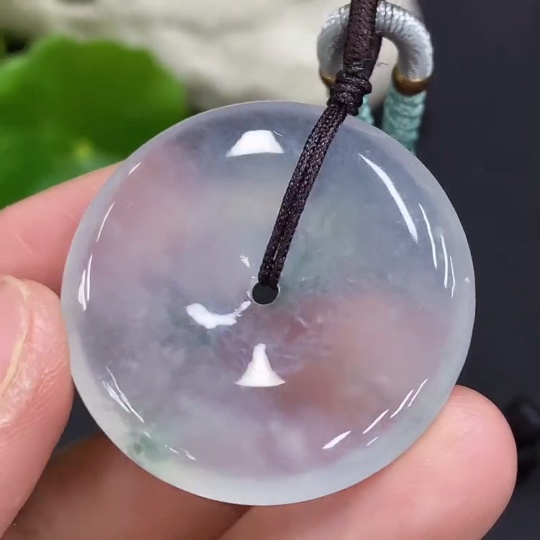 F29391369 Jadeite Peace Knot, total weight including rope approximately 16.2g