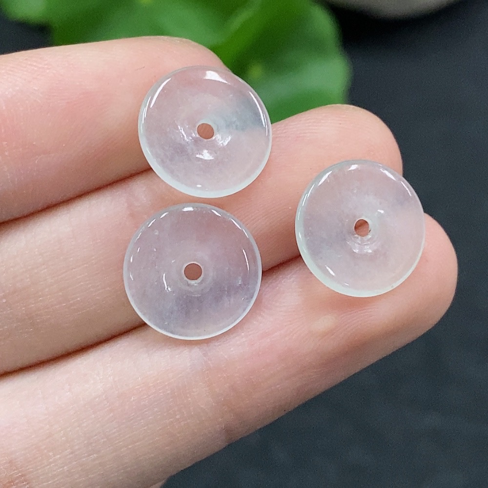 F33895788 Jadeite Peace Knot Sell as a Lot