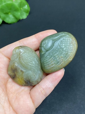 H31692899 Hetian Jade Pendant    Parrot    Swan    Total Weight Approx. 50.9g    Undetermined Skin Color Origin