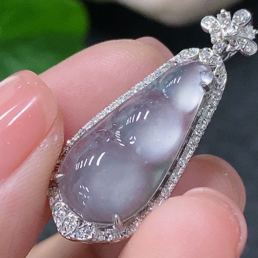 F34997848 Jadeite Inlaid Fu Dou Pendant with 18k Gold and Diamond Accents, Total Weight Approximately 2.45g