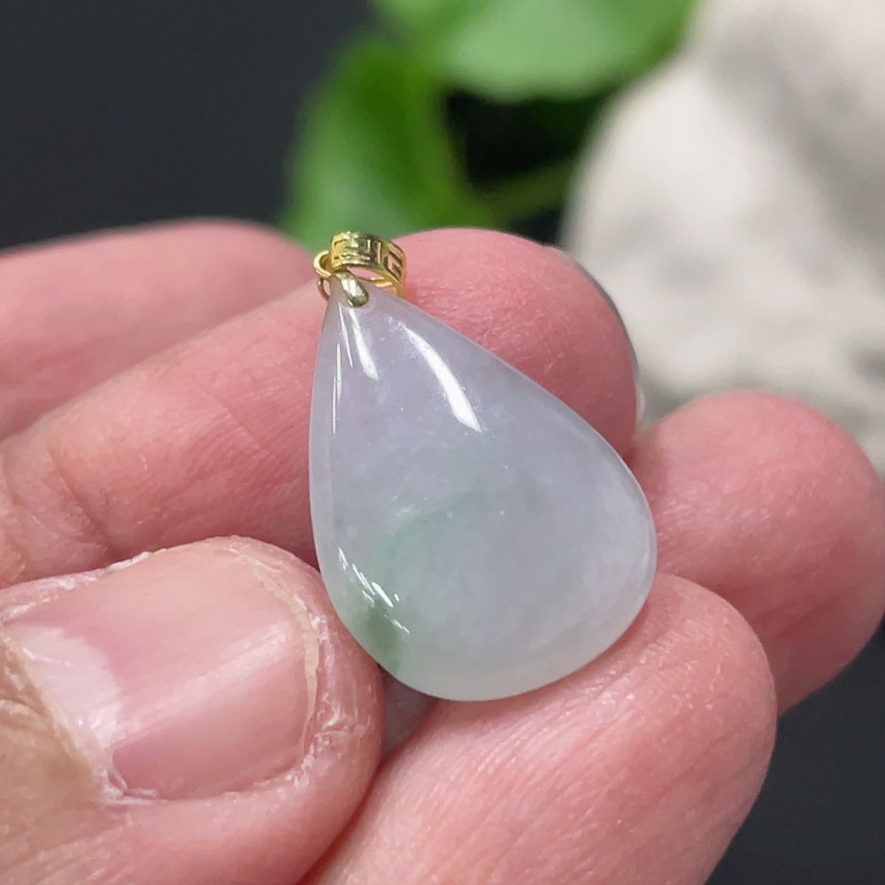 F35107990 Jadeite Waterdrop Pendant with 18K Gold Clasp, Total Weight Approx. 1.56g