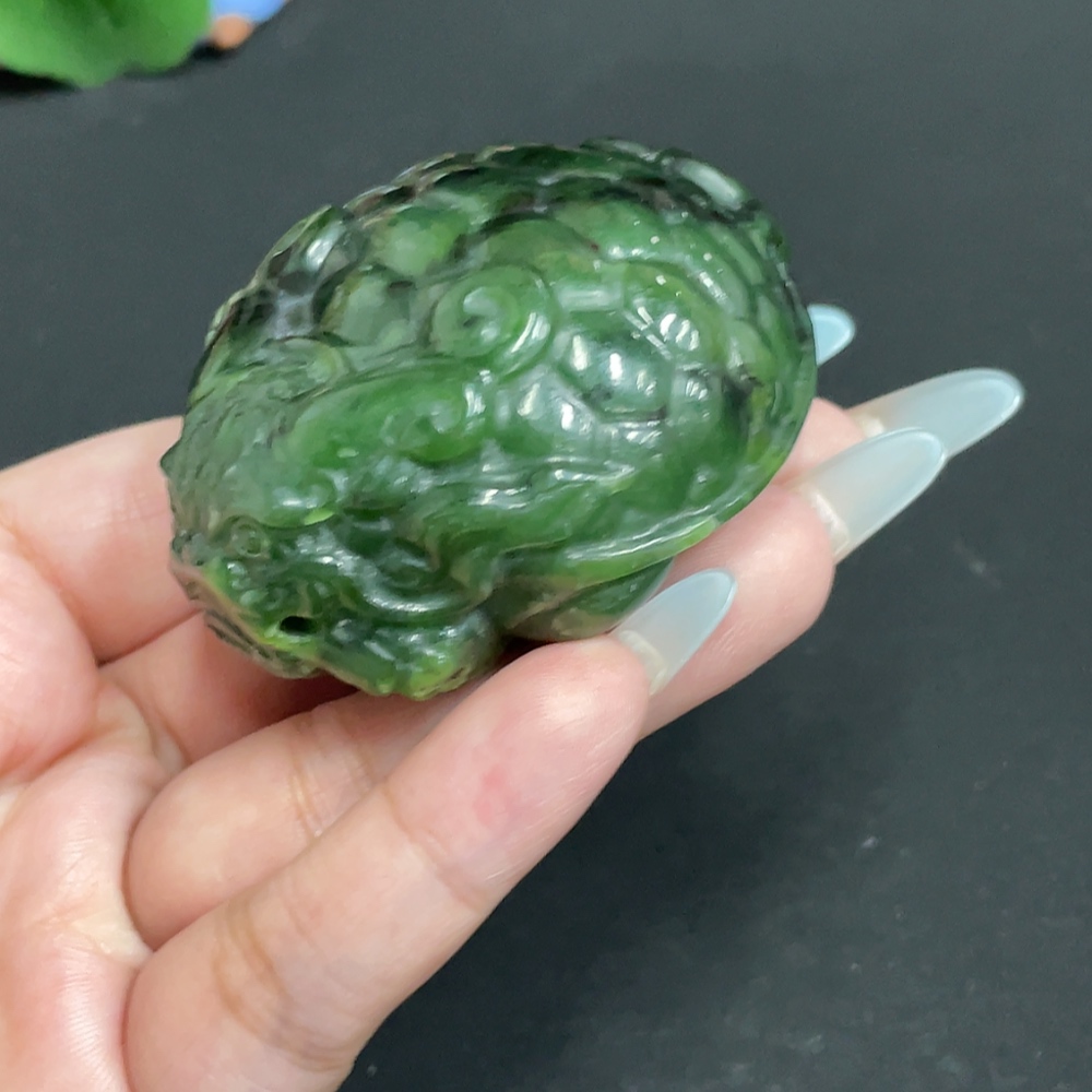 H31634372 Hetian Jade Handheld Carving - Dragon Turtle