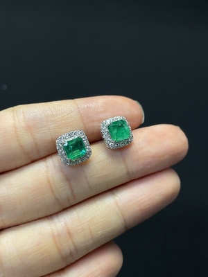 C46535885 祖母绿耳饰 18k金 非钻 净度优化 货品总重约2.38g