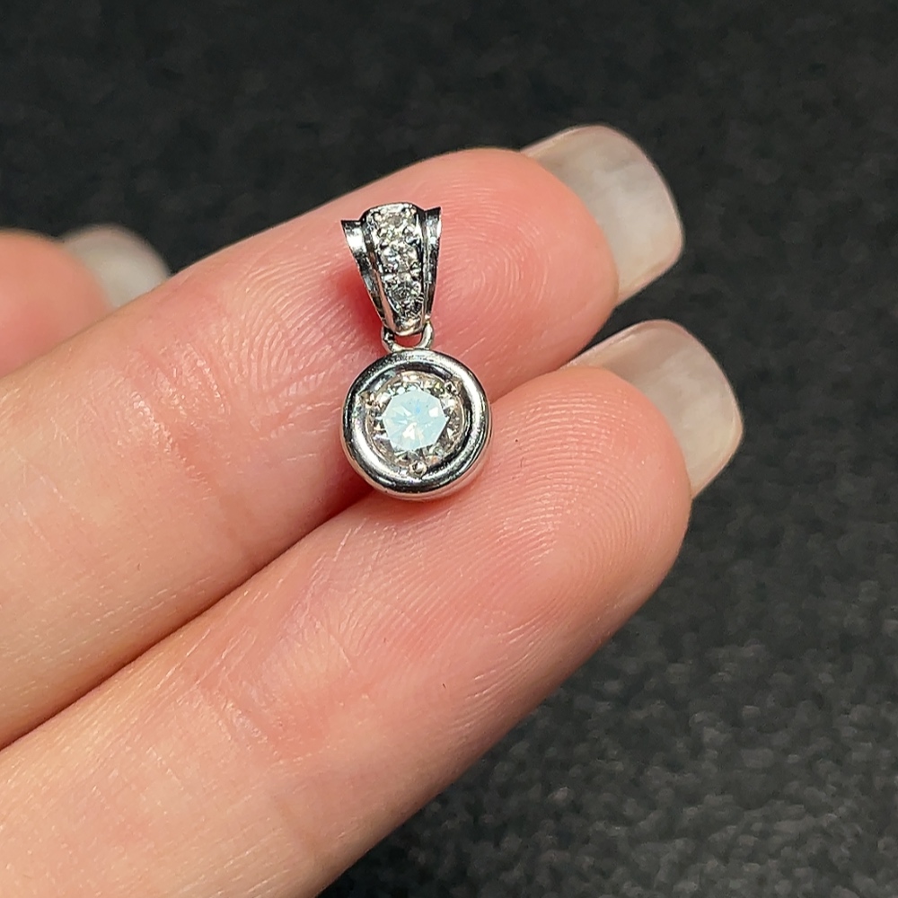Z35181743 Diamond Pendant No Inscription Gold Content Tested PT90% Total Weight Approx. 1.67g