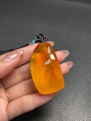 C34992979 Amber Honey Wax Pendant Non-Gold Total Weight Approx. 21.5g Including Rope