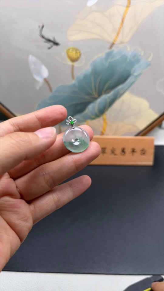 F17853022 JadeitePeace Knot Pendant with 18K Gold, Total Weight Approximately 3.2g