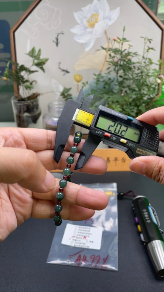 F30544517 Jadeite Bracelet Approx. 6.8mm Beads with 99% Gold Small Beads Non-Grade A Total Weight Approx. 11.44g