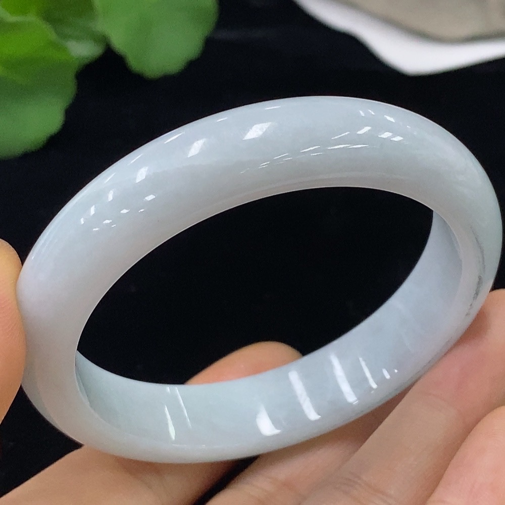 F31649958 Jadeite round bracelet with breakage, total weight about 54.51g, size 55.9