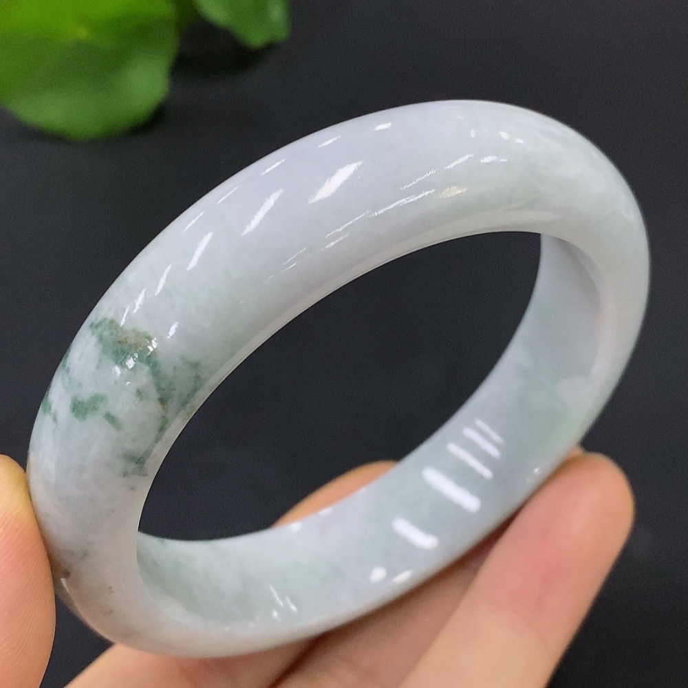 F22435499 Jadeite Round Bangle Size 57.8 Total Weight 71.068g
