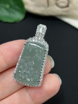 F46545527 翡翠山水挂件 非金镶  货品总重约6.4g