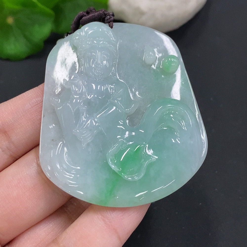 F35106588 Jadeite Guanyin pendant Total weight about 39.2g (including rope weight) Matching beads not jadeite