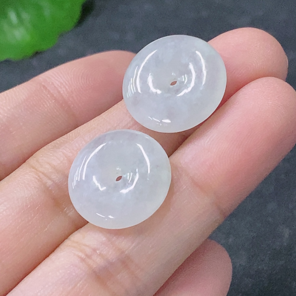 F33943094 Jadeite Peace Knot Pendant