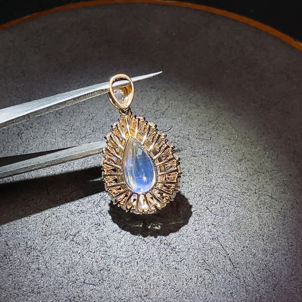C34006711 Moonstone Pendant with Diamond Accents, Unmarked, Surface Gold Content Au75%, Total Weight Approx. 3.6g